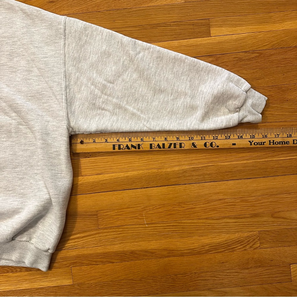 Vintage-Inspired Light Gray Collared Snowman Swea… - image 6